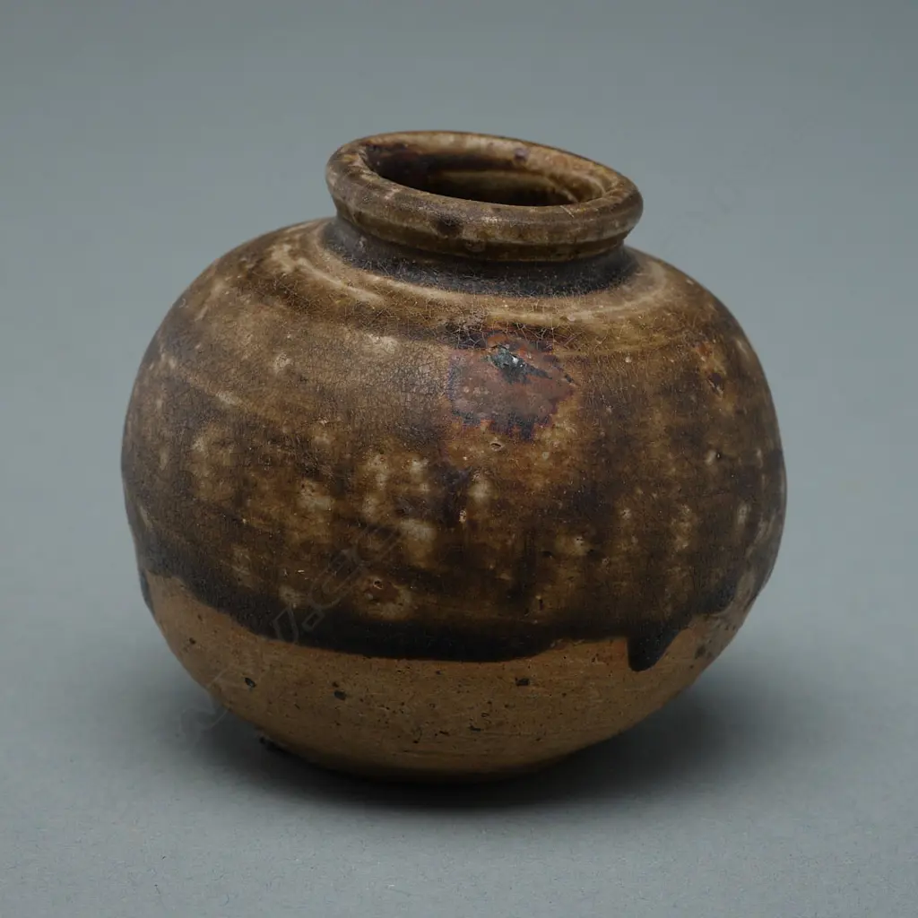 Stoneware jarlet – Sawankhalok - c.15thC, Image 1++